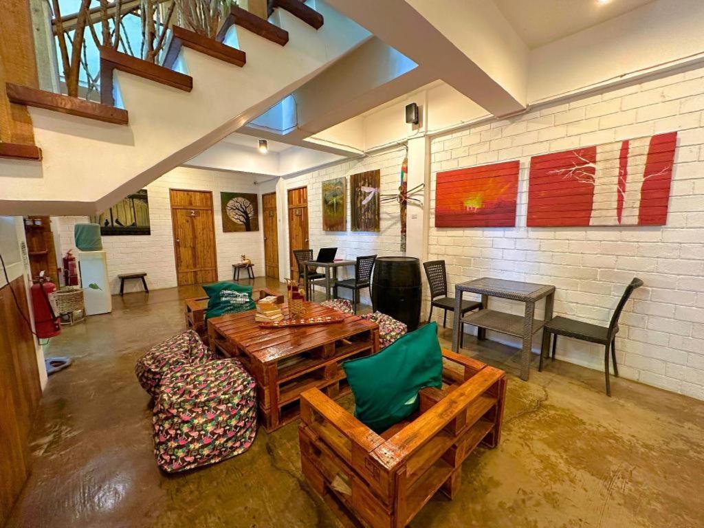 Cabins By Eco Hotels Tagaytay City Bagian luar foto
